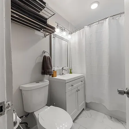 Holiday home Northside Famlynest Lincoln Sq 4br 2ba 2p Rare Find