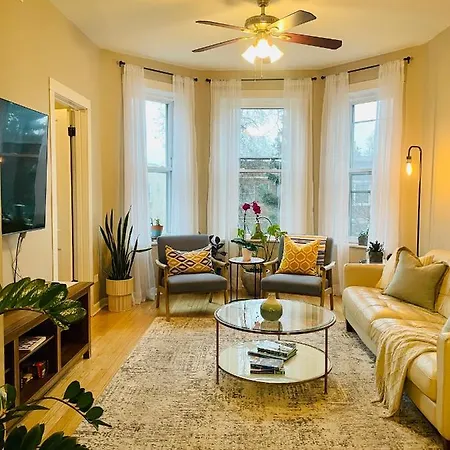 Sunny, Spacious, 3br 1ba Davlin Chicago