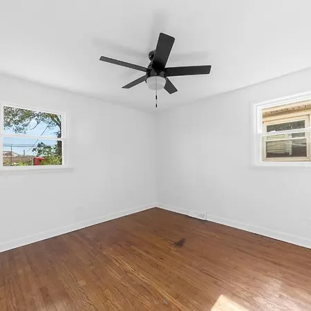 Gorgeous, Updated, Split Level Single Family Chicago