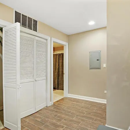 Splendid 4br Close To Bars & Restaurants - Damen 1r