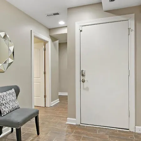 Apartment Splendid 4br Close To Bars & Restaurants - Damen 1r *
