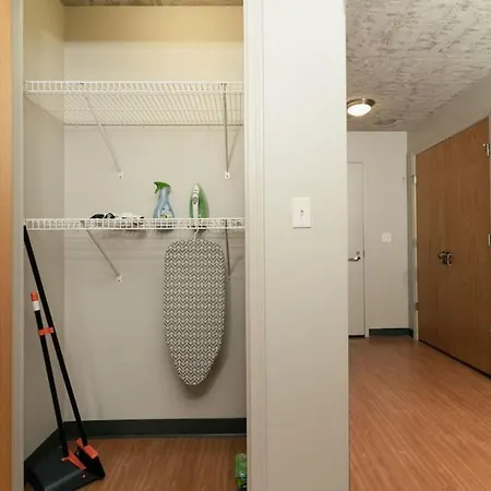 Affordable 2-bedroom On Wabash * Chicago
