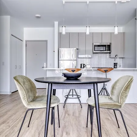Apartment W Loop 2br W Gym Pool In Heart Of Greektown Chi-534 *