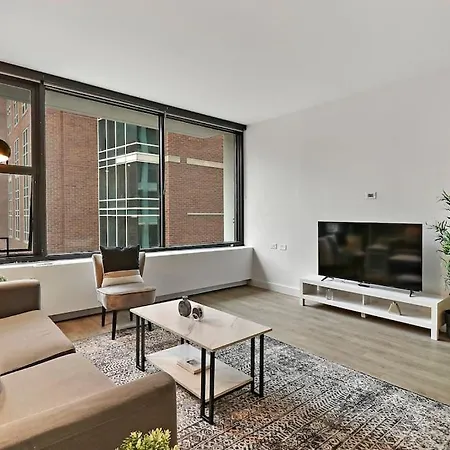 Upscale 1br With Sleek Kitchen & In-unit Laundry- Chestnut 15b *
