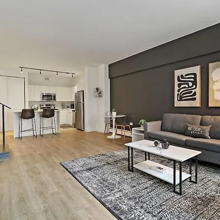 Upscale 1br With Sleek Kitchen & In-unit Laundry- Chestnut 15b