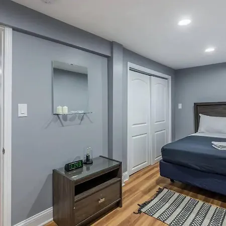 Apartment Modern 5bd/2ba Duplex W/ Garage Parking