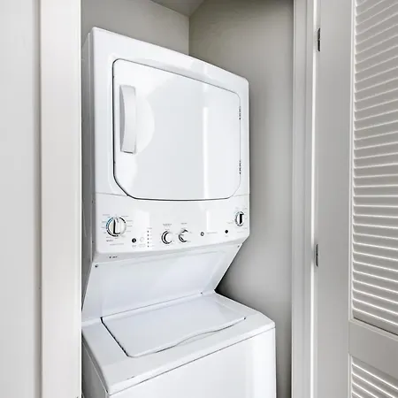 River N 1br W Gym Rooftop Nr L Parks Chi-321 *