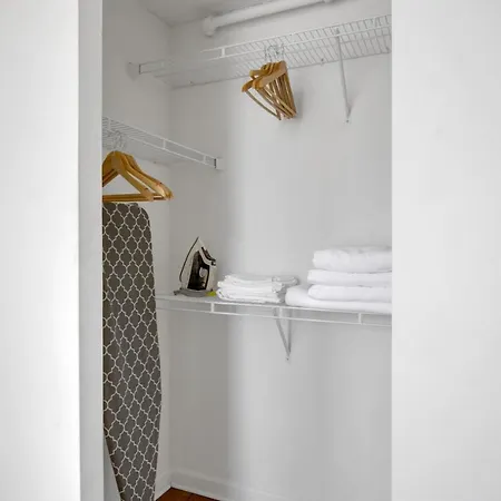 River N 1br W Gym Wd Nr Mag Mile Chi-85 Apartment