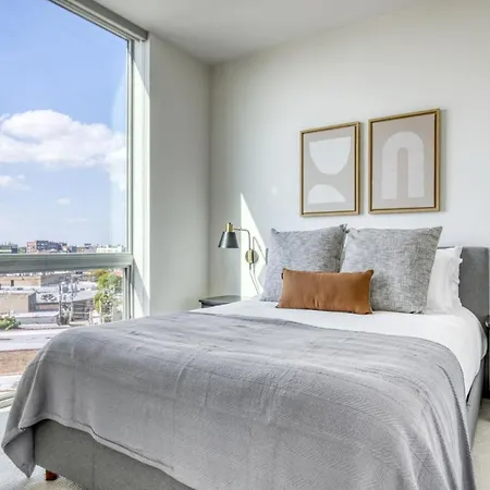 Logan Sq 2br W Roof Gym 1 Block To L Chi-480 Apartment