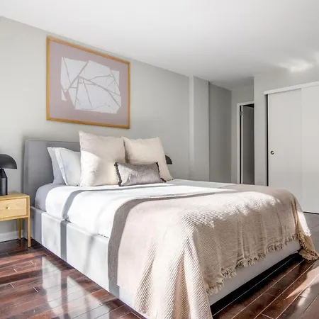 Streeterville 2br Nr Cta Lakefront Trail Chi-340 *