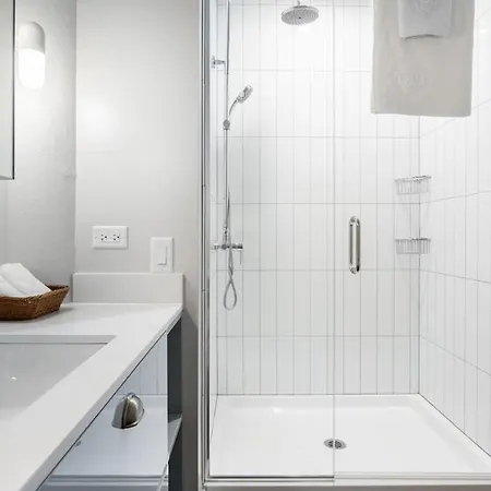 River N 1br W Gym Rooftop Nr L Parks Chi-321 Apartment