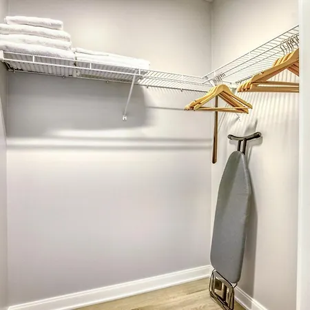 Loop 1br W Gym Pool Lounge 1 Block From L Chi-671 Apartment Chicago