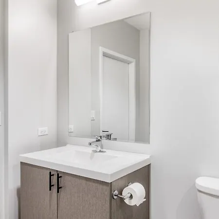Apartment Edgewater 2br W Gym Lounge Nr Red Line Chi-855