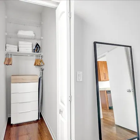 Lakeview 3br 3 Blocks To Wrigleyville Dining L Chi-610 Chicago