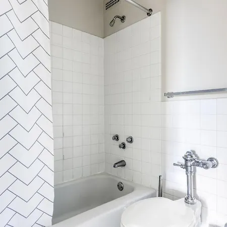Lakeview 1br W Rooftop Pool Nr Wrigley Field Chi-375 *
