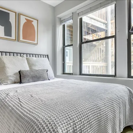 Lakeview 2br W Wd Patio Nr Wrigley Field Chi-457 Chicago