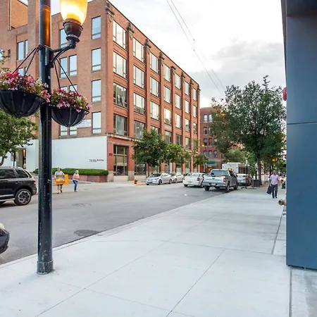 W Loop 1br W Gym Pool In Heart Of Greektown Chi-536 *