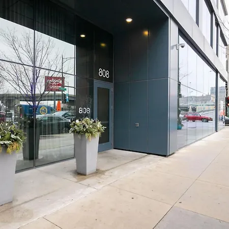 W Loop W Gym Pool In Heart Of Greektown Chi-539 Apartment Chicago
