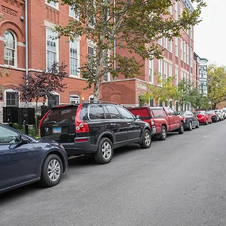 Wicker Park 2br W Wd Roof 3 Blocks To L Chi-482 * Chicago
