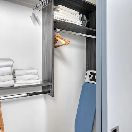 Lincoln Park 1br W Lounge Roof Gym Nr Depaul Chi-567 *