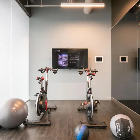 W Loop W Gym Pool In Heart Of Greektown Chi-539 * Chicago