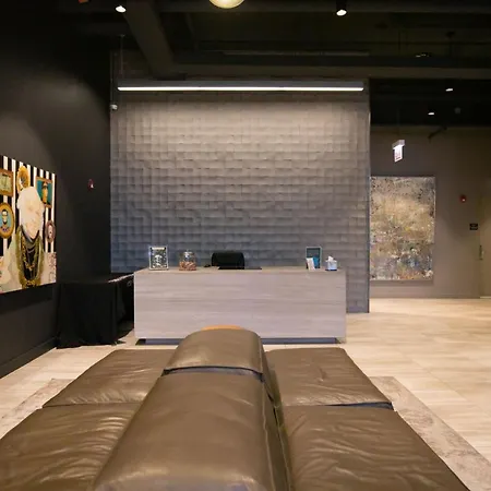 W Loop W Gym Pool In Heart Of Greektown Chi-539 *