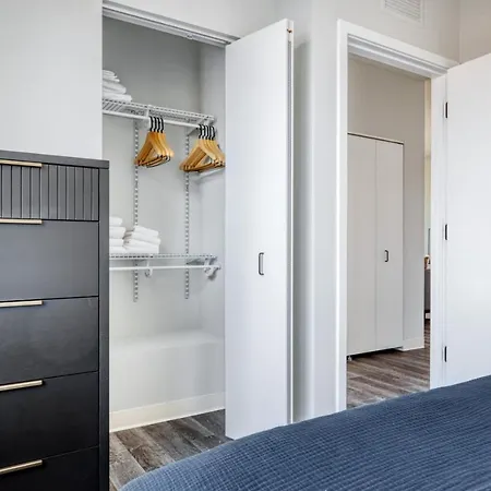 Apartment Edgewater 2br W Gym Lounge Nr Red Line Chi-855 Chicago
