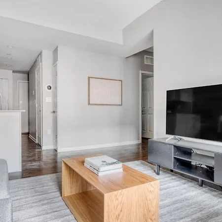 Lakeview 2br W Courtyard Wd 2 Blocks To L Chi-518 Apartment
