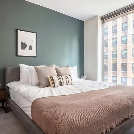 Loop 1br W Pool Gym Nr Theatre District L Chi-252 *
