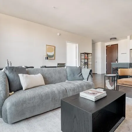 Logan Square 2br W Pool Lounge Gym Nr L Chi-869 Apartment Chicago