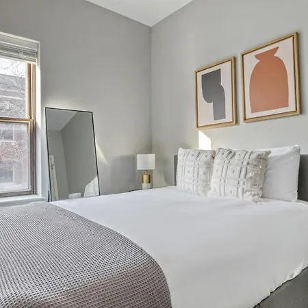 Lakeview 2br W Courtyard Wd 2 Blocks To L Chi-517 *