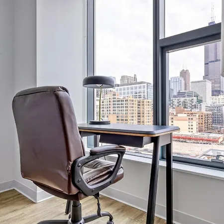 W Loop 2br W Gym Pool In Heart Of Greektown Chi-534 Apartment Chicago