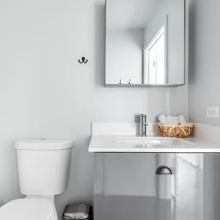 River N 1br W Gym Pool Nr L Stop Chi-357 * Chicago