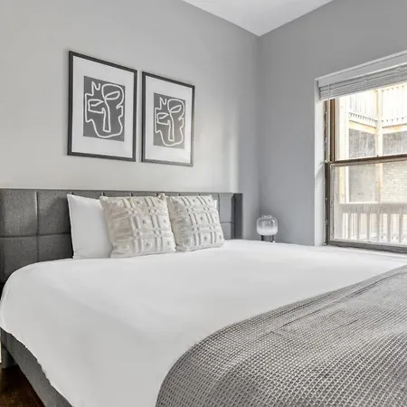 Apartment Lakeview 2br W Courtyard Wd 2 Blocks To L Chi-517 *