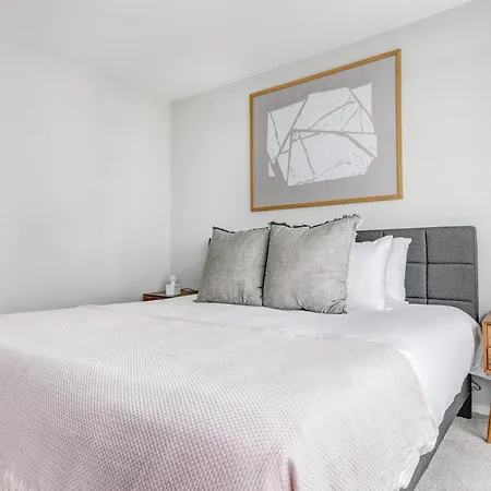 Apartment Lakeview 1br W Gym Pool 1 Block To Lincoln Park Chi-402 *