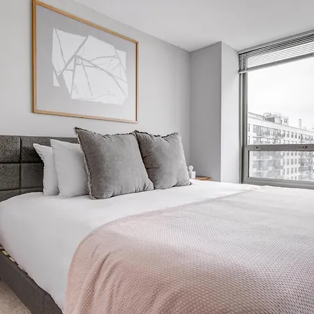Lakeview 1br W Gym Pool 1 Block To Lincoln Park Chi-402 Apartment Chicago