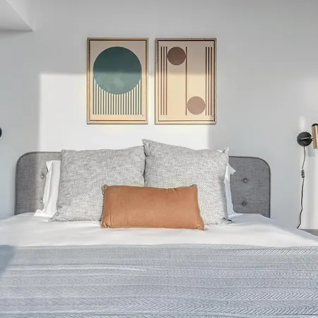 Logan Sq 1br W Roof Gym 1 Block To L Chi-473