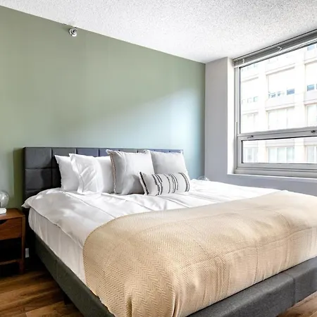 River N 1br W Gym Pool Nr Oak St Chi-270 Apartment
