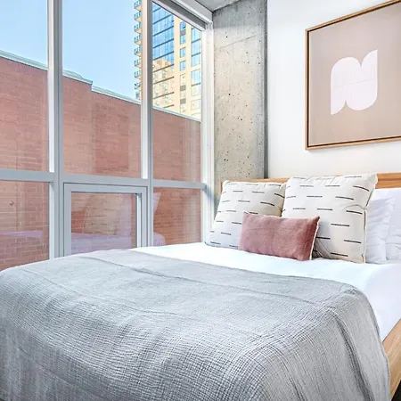 River N 1br W Gym Pool Nr L Stop Chi-360