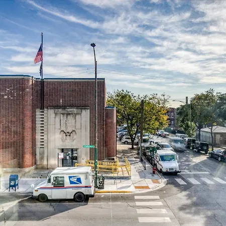 Logan Sq W Roof Gym 1 Block To L Chi-474 * Chicago
