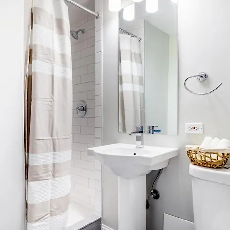 Streeterville 2br Nr Shopping Cta Trails Chi-341 Apartment Chicago