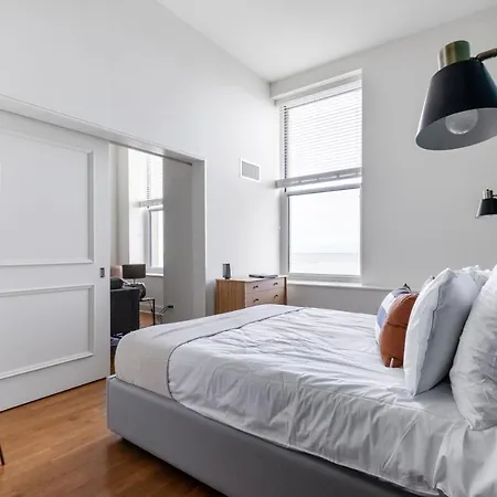Streeterville 1br W Lake Views Pool Deck Gym Chi-186 Apartment