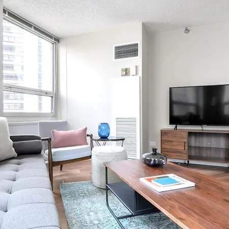 River N 1br W Gym Pool Nr Oak St Chi-270 Chicago