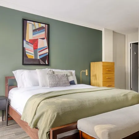 Apartment Gold Coast 2 Bedroom Nr Cta Oak St Shopping Chi-175 Chicago