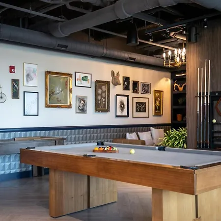 Apartment Logan Square 2br W Pool Lounge Gym Nr L Chi-869 Chicago