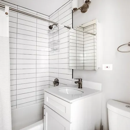 Apartment Lakeview 2br W Wd Bbq Nr Belmont L Chi-733 *