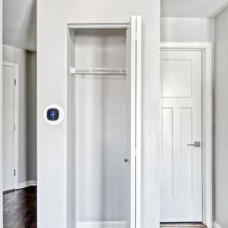 Lakeview 2br W Courtyard Wd 2 Blocks To L Chi-515 Apartment Chicago