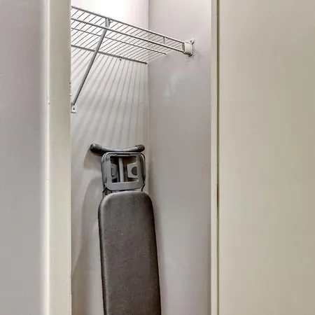 Lakeview 2br W Courtyard Wd 2 Blocks To L Chi-517 Apartment