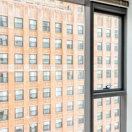 Apartment Loop W Gym Pool Lounge 1 Block From L Chi-701 Chicago