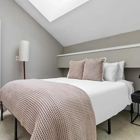 Apartment Loop 2br W Gym Doorman Same Block As L Chi-674 *